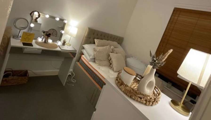 Una's room
