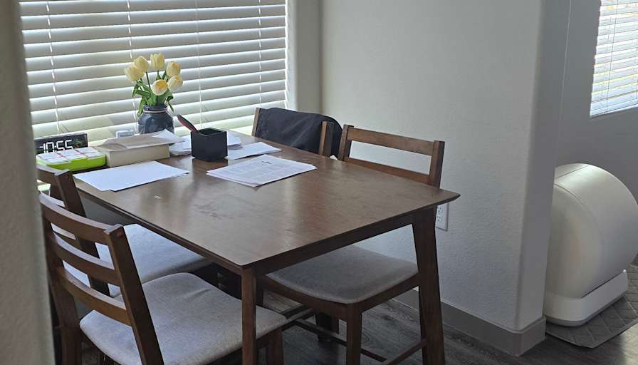 CARLOS EDUARDO Parada Castellon's room