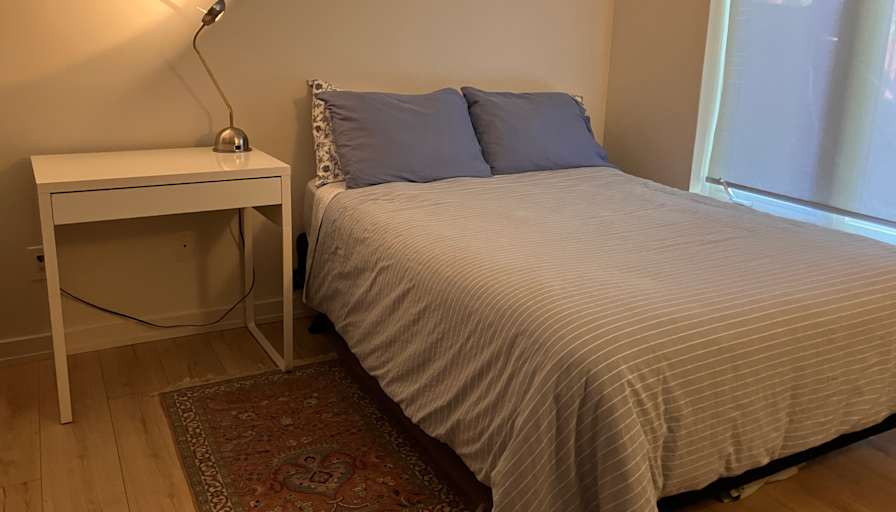 Gayle L Jennings's room
