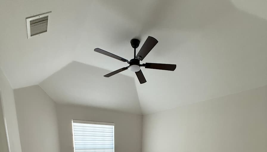 Carlos's room
