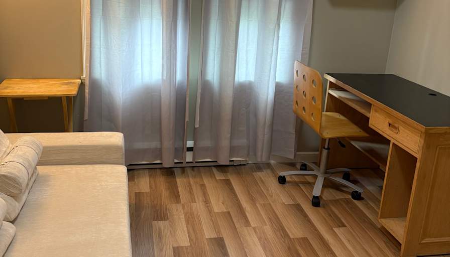MARLENE DE MELT's room