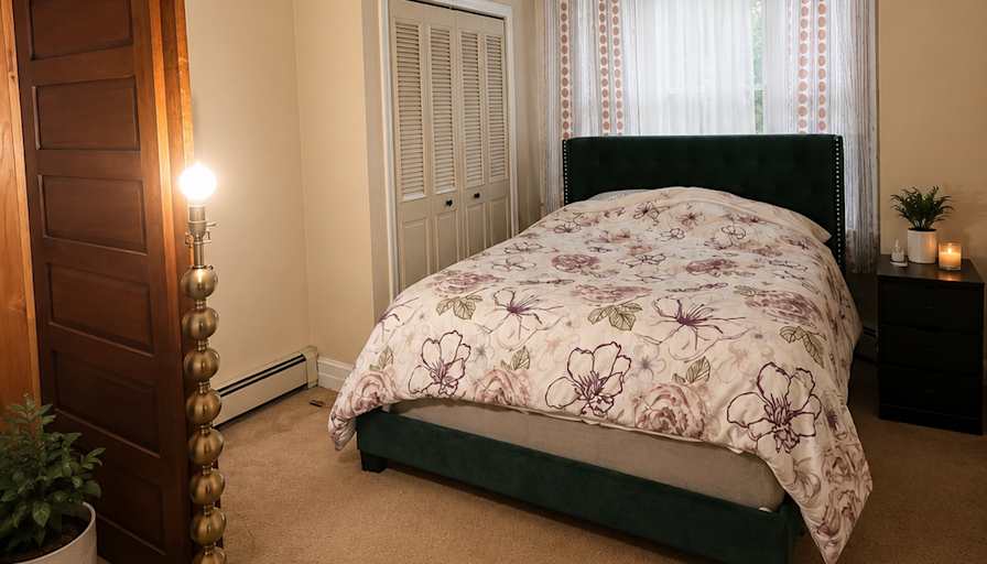 Ren's room