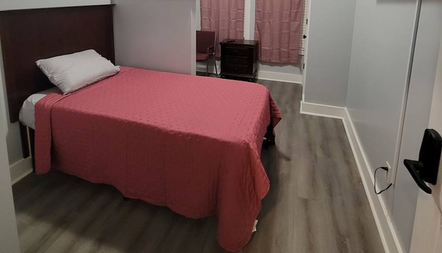 Shared furnished room in a house | Semmes Street, Mem... – Roomies.com