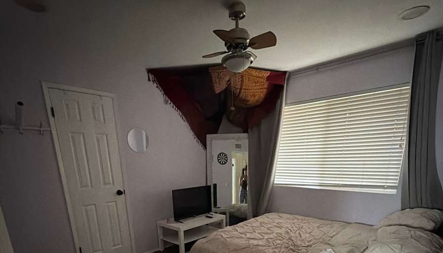 Jhonaly's room