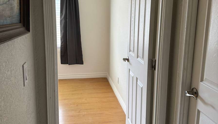Tom's room