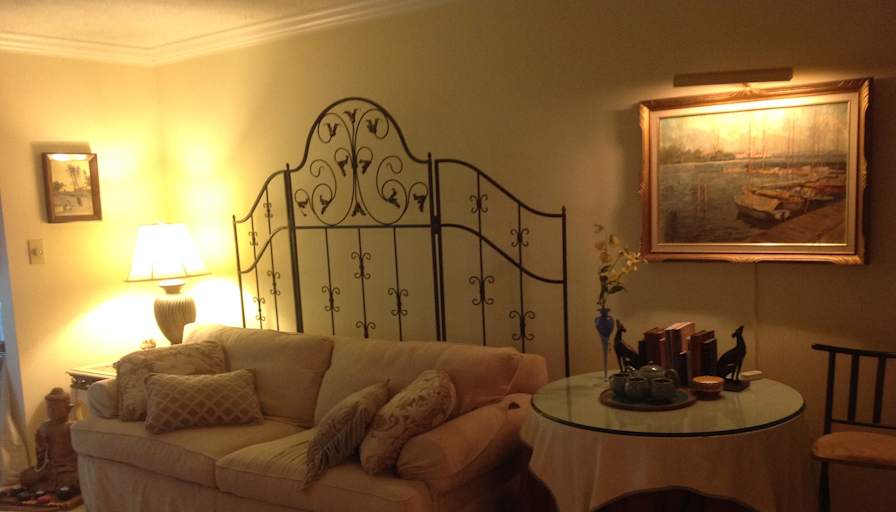 YASMINE's room