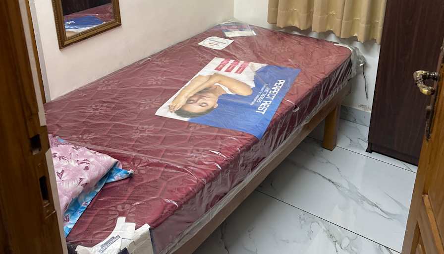 Tom's room