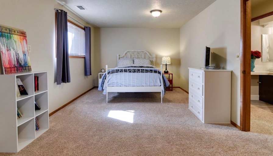 Sara's room