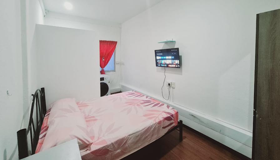 Roomy's room