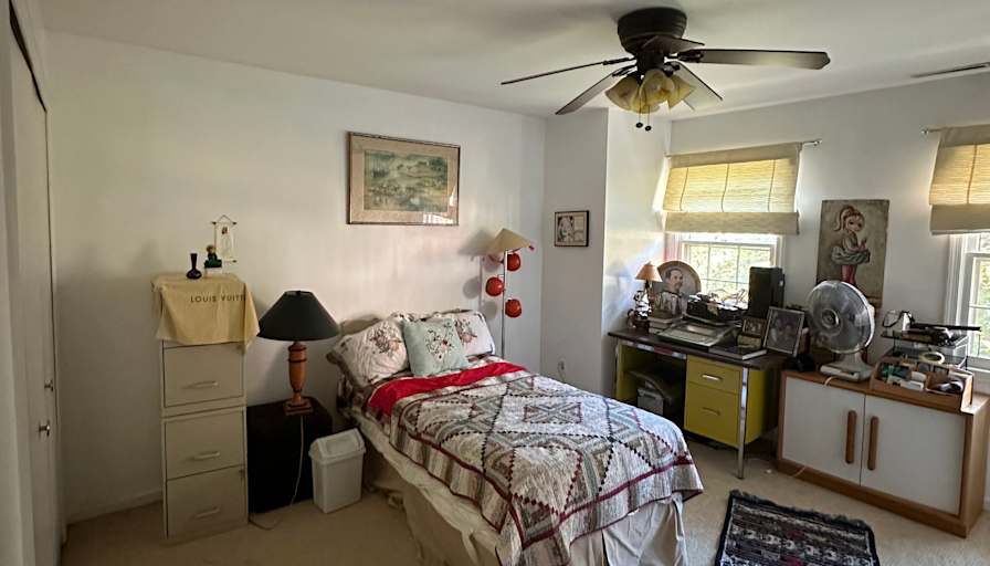 Hung's room