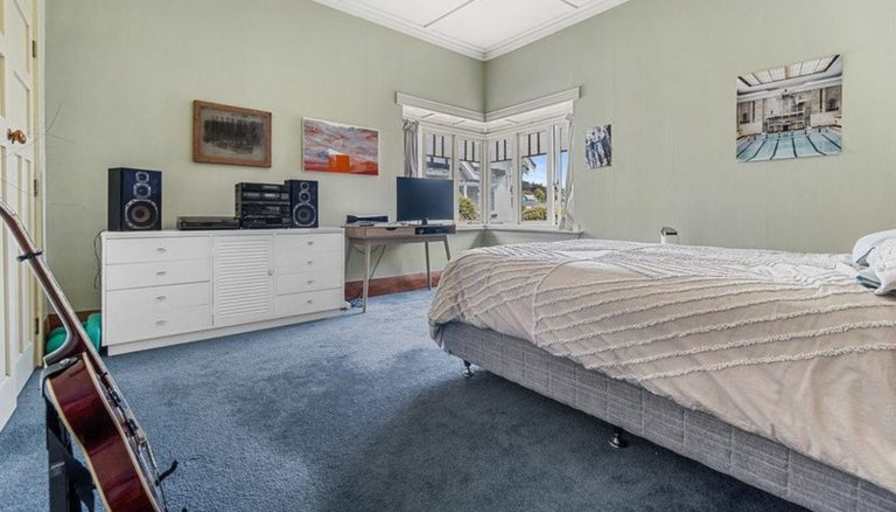 Jo's room
