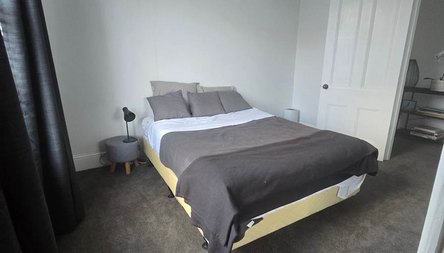 Thomas's room