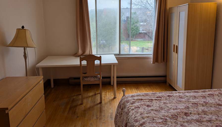 LEI XU's room