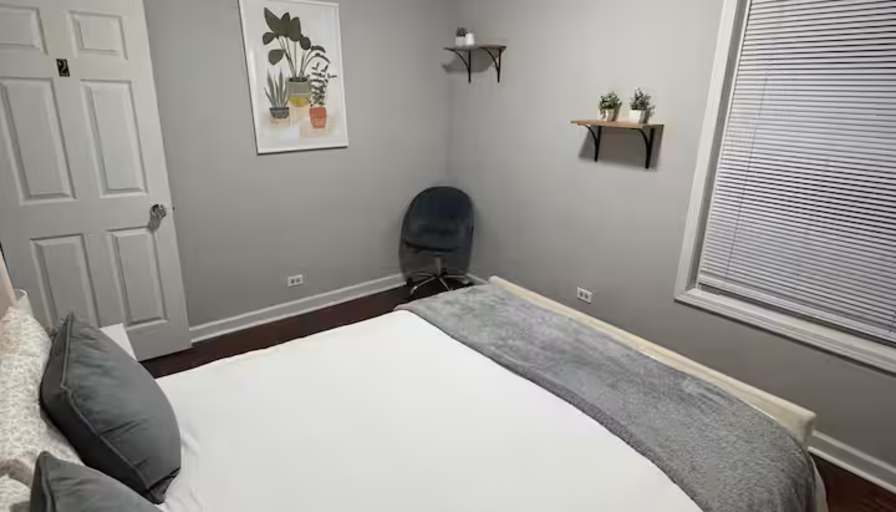 Sam's Company Holdings's room