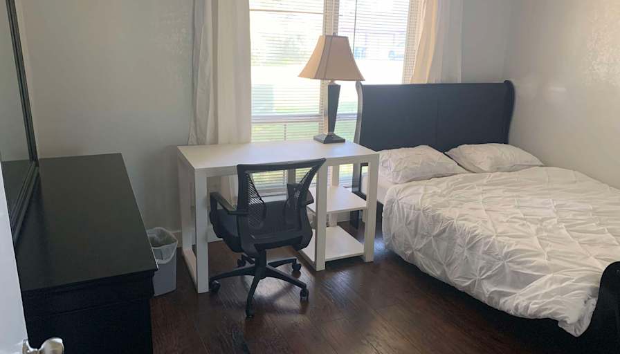 Nico's room