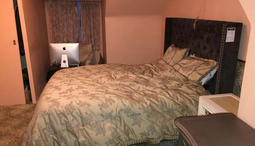 Serena's room