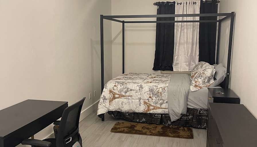 BROOKLYN APARTMENT SHARE LONG OR SHORT TERM's room