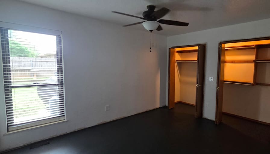 Dee's room