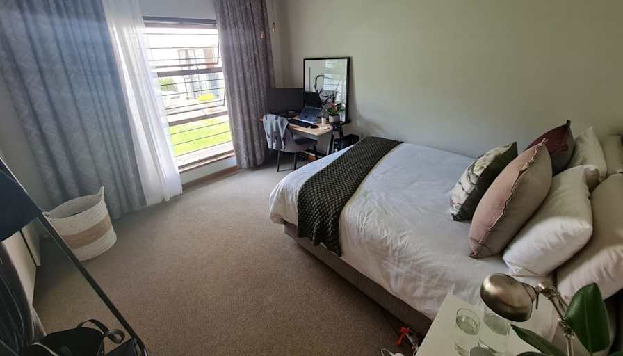 Leon's room