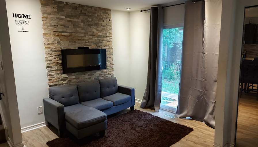 Enzo Rentals's room