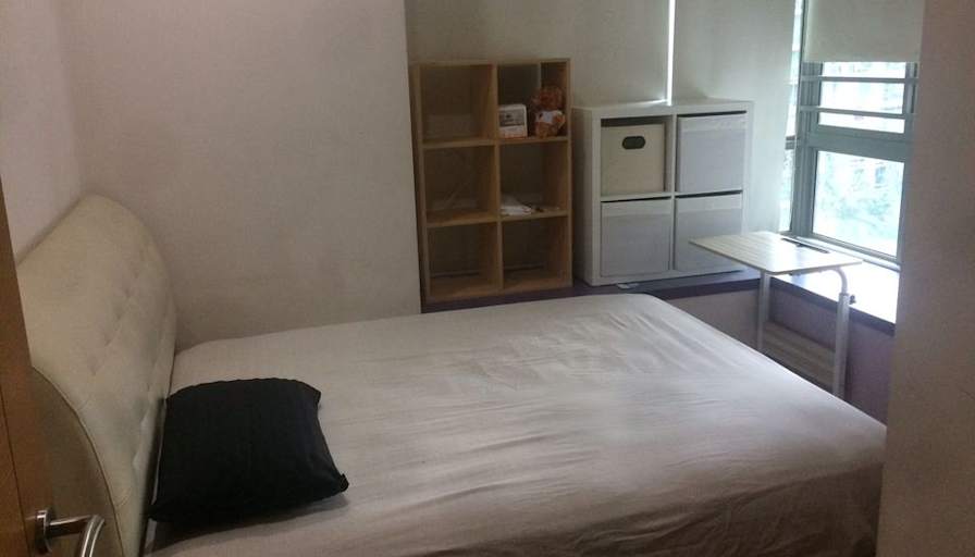 Alberto's room