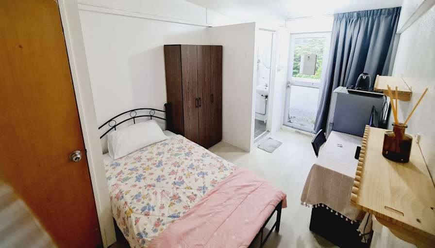 Roomy's room