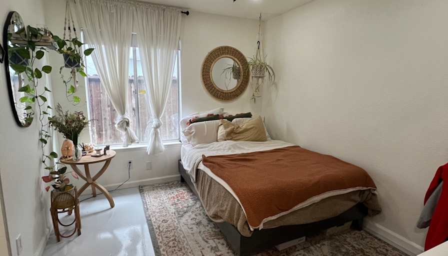 Anais's room