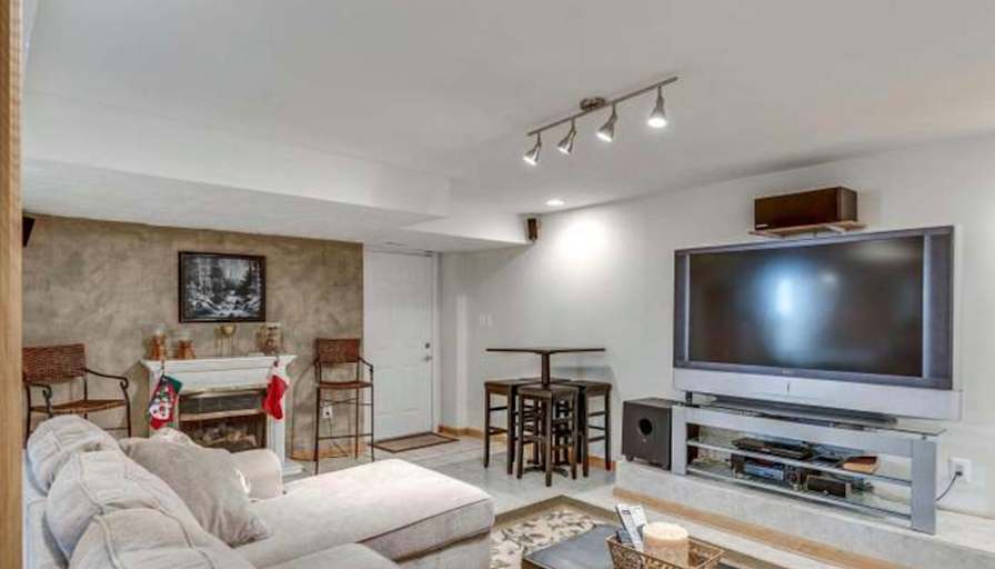 Montre Tates's room