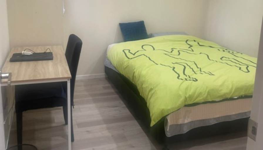 Si Young Jo's room