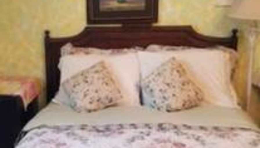 Furnished Private Bedroom For Rent's room