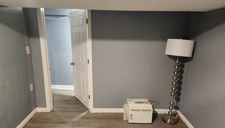 Dell's room