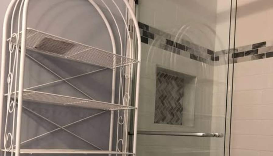 Neo's room