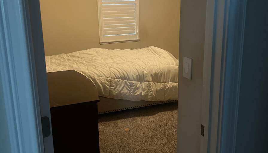 Quy's room