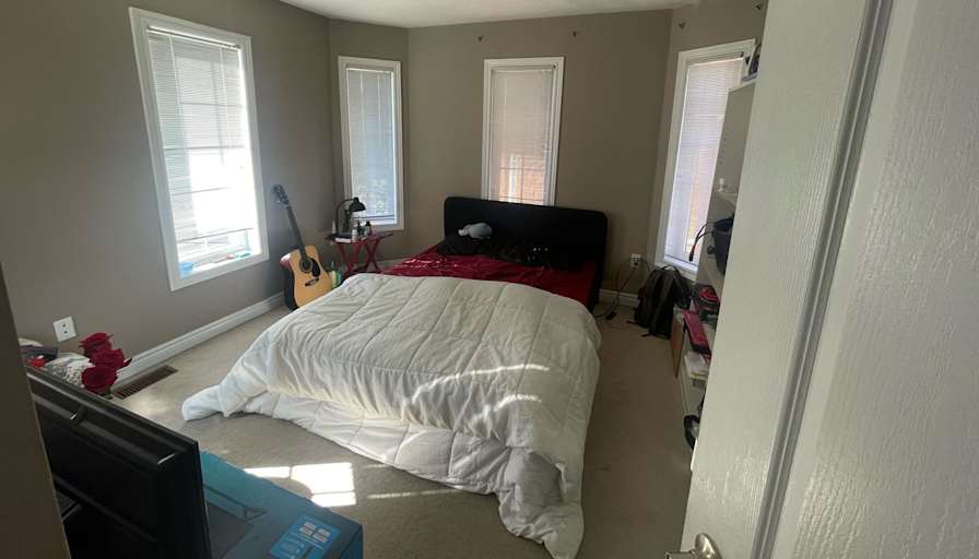 Rahkin Kassam's room