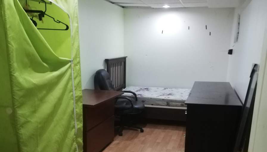 BILL's room