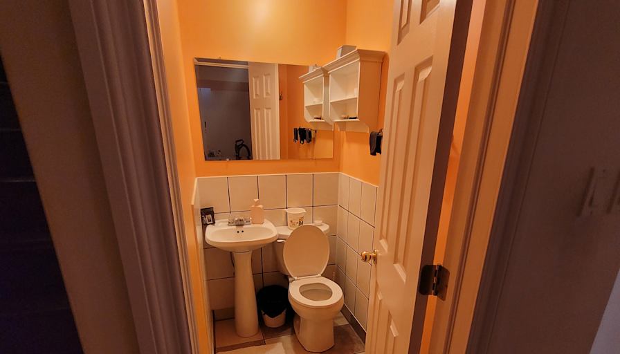 John Frantzis's room