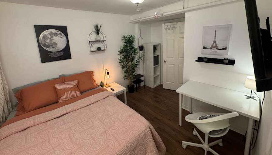 Alona's room