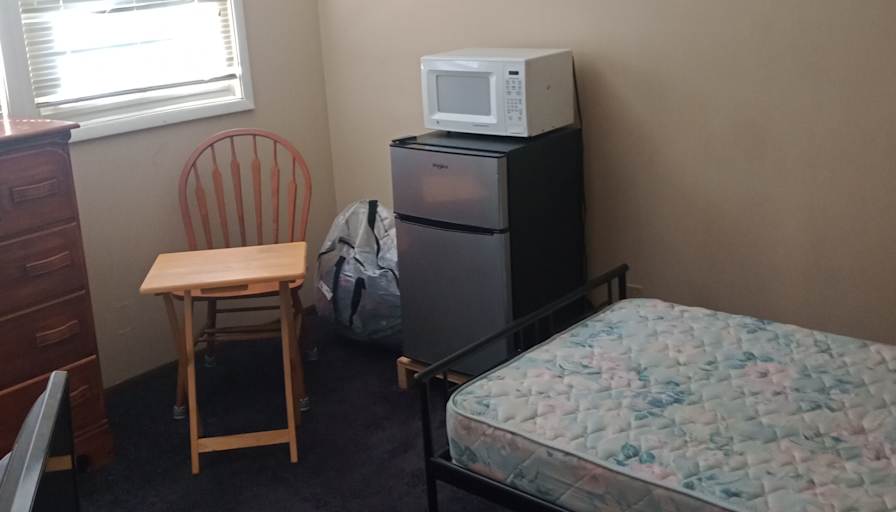 Steve angle's room