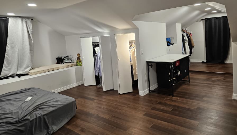 Franco's room