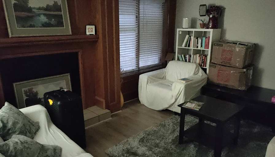 Meng's room
