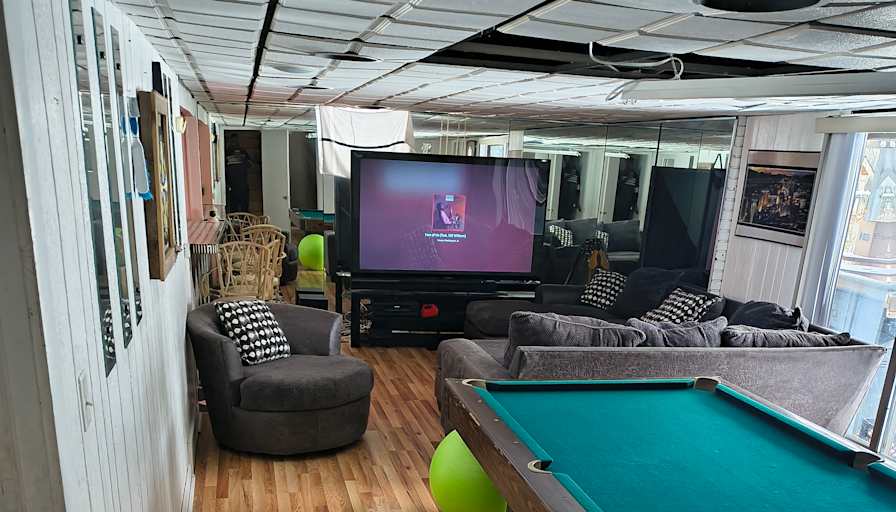 Eric's room