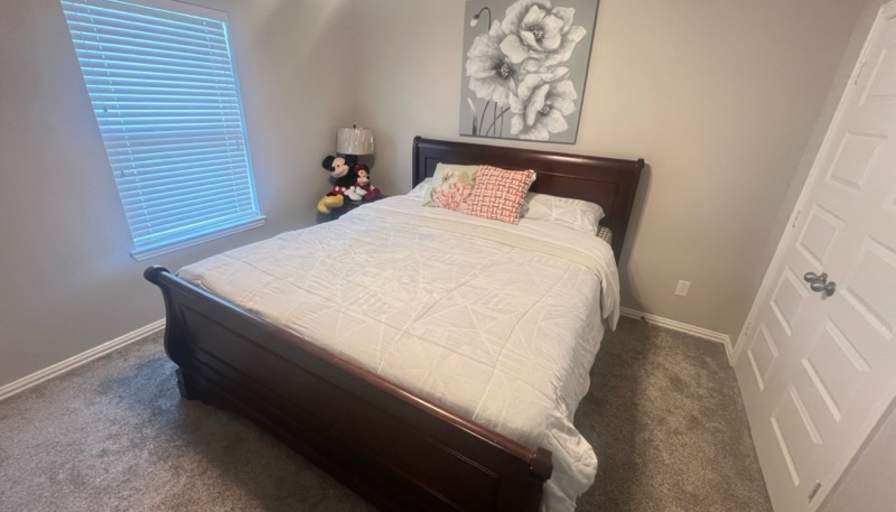Vincent R's room