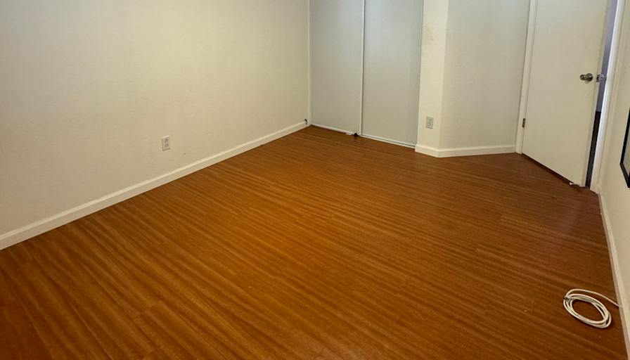 Lomt's room