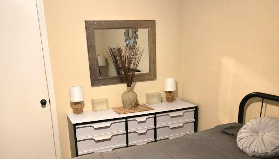 Shane sanders's room