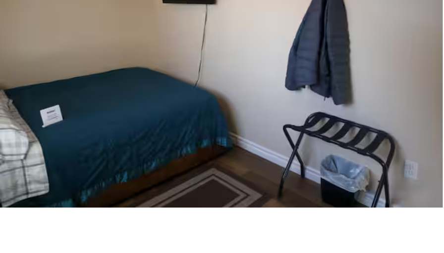 Lynn's room