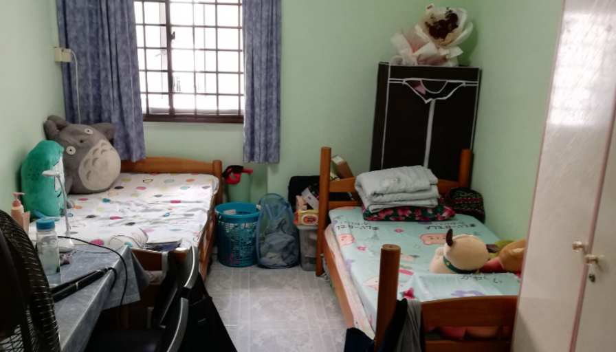 Leon's room