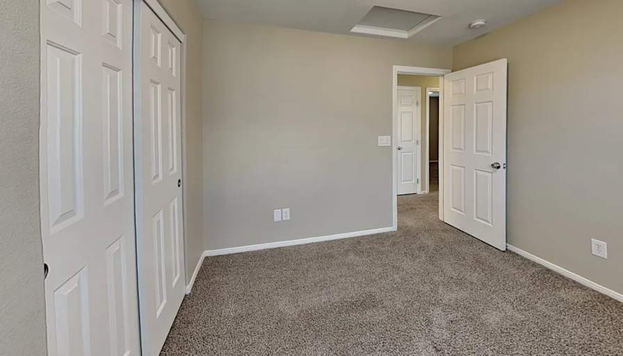 Denniss's room