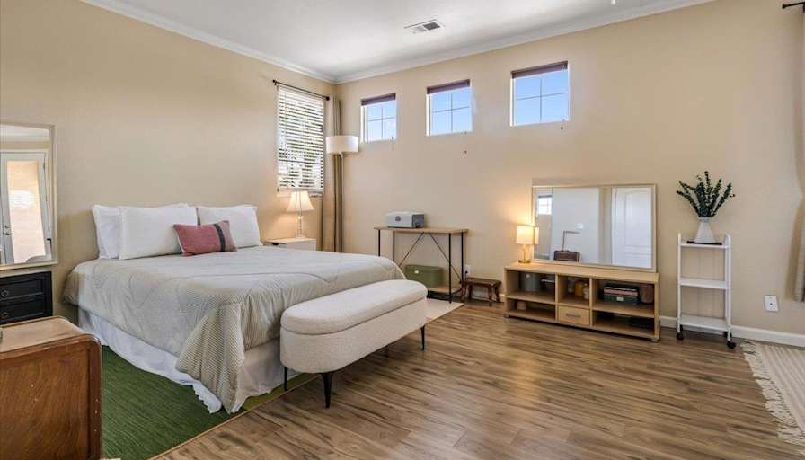 Mindy's room