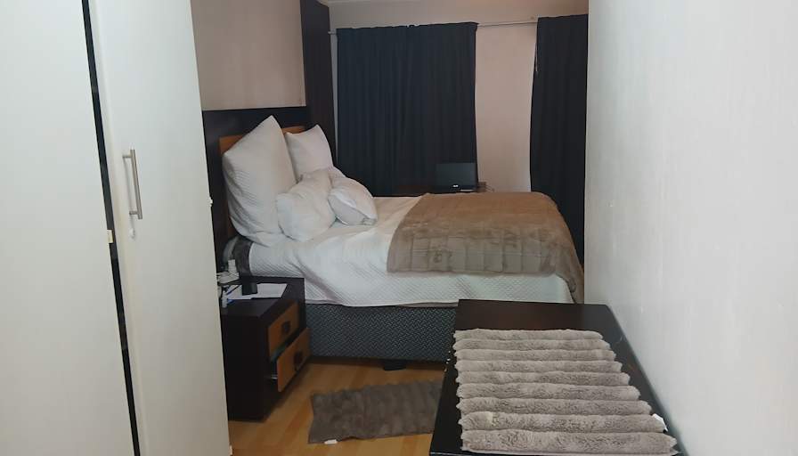 LeeroyM's room