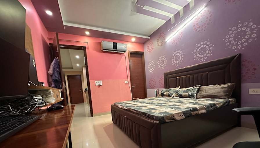Abhay Garg's room